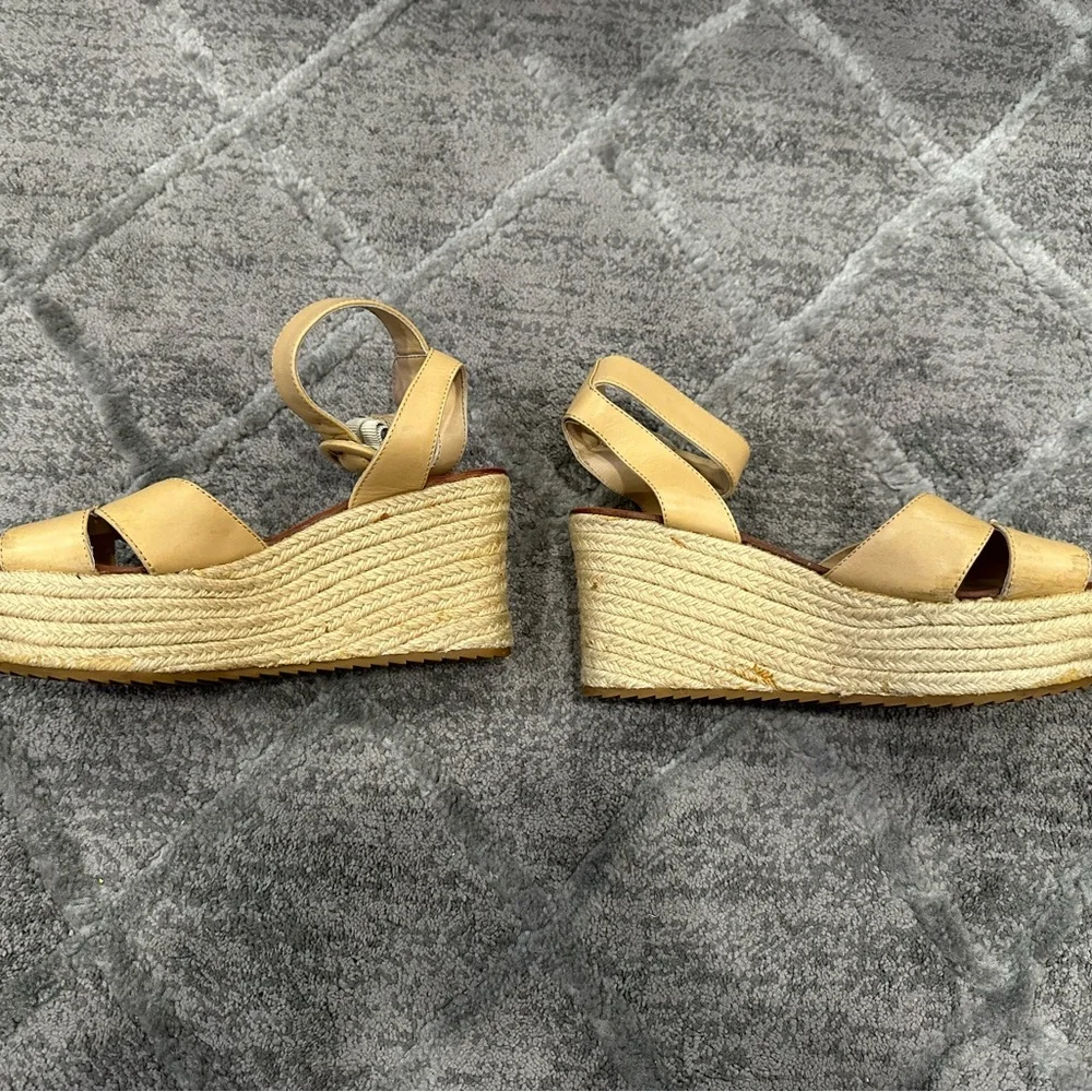 Alice and Olivia Roberta Espadrilles in Tan AS IS